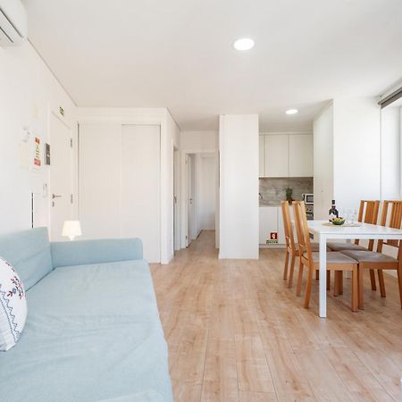 Ferienwohnung Host Wise - Flat W Free Private Parking - Bright & Cozy Porto Exterior foto